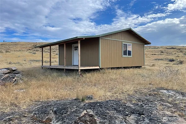 Property Photo MLS #: 2289054