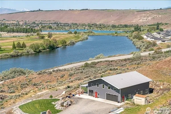 Property Photo MLS #: 2377064