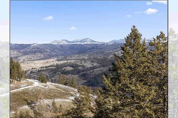 Property Photo MLS #: 202524165