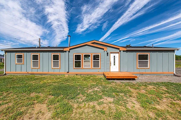 Property Photo MLS #: 202520184