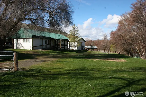 Property Photo MLS #: 2404203