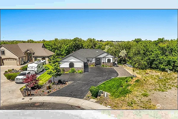 Property Photo MLS #: 2382212