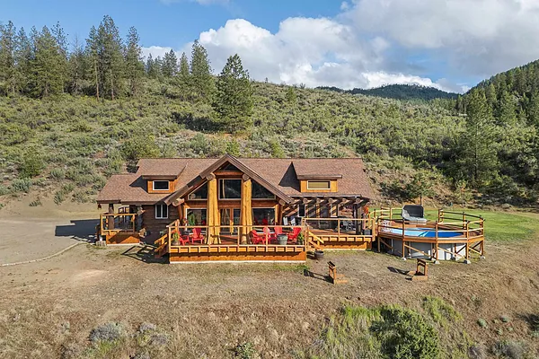 Property Photo MLS #: 202517403