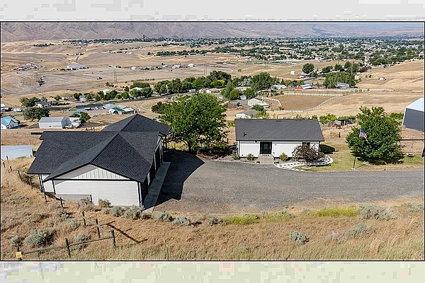 Property Photo MLS #: 202520426
