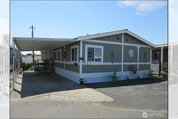 Property Photo MLS #: 2412428