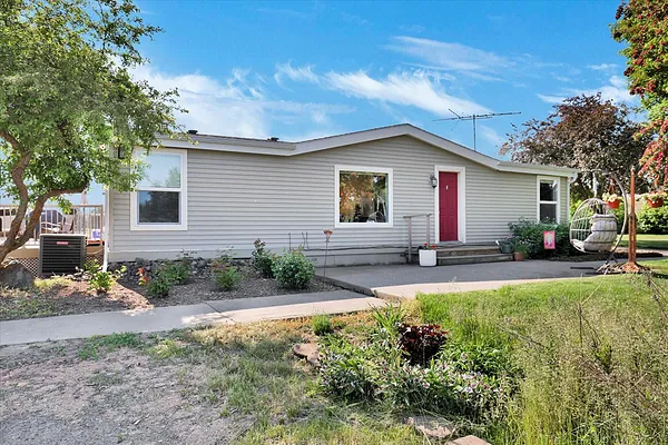 Property Photo MLS #: 202518450