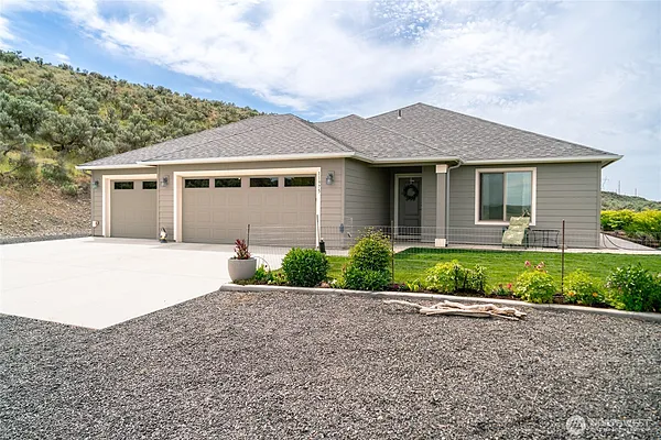 Property Photo MLS #: 2375451