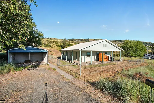 Property Photo MLS #: 202518516