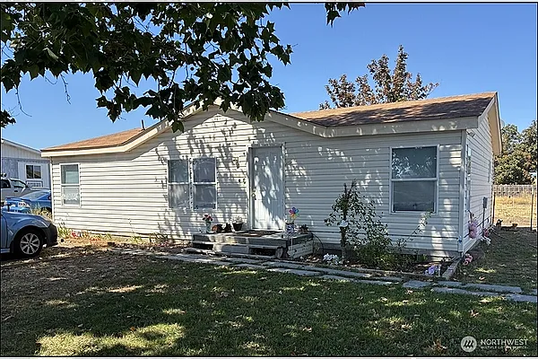 Property Photo MLS #: 2411573