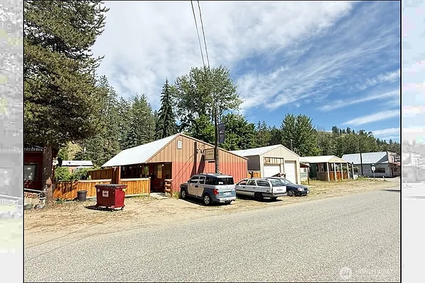 Property Photo MLS #: 2390612