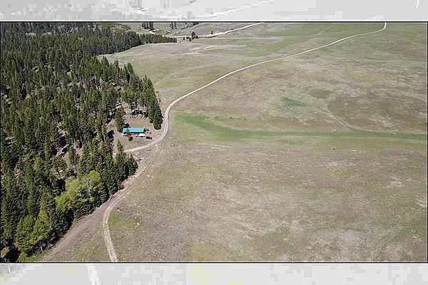 Property Photo MLS #: 202517644