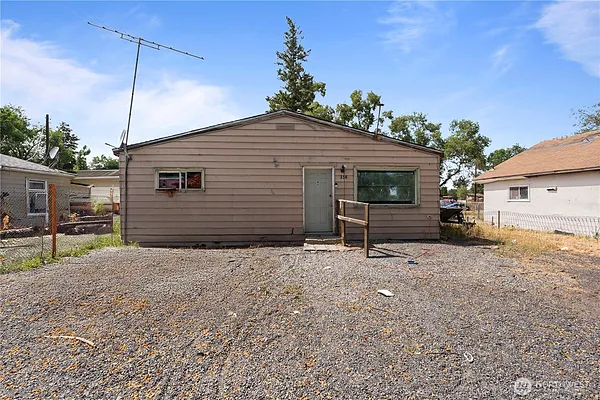 Property Photo MLS #: 2394726