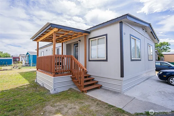 Property Photo MLS #: 2405742