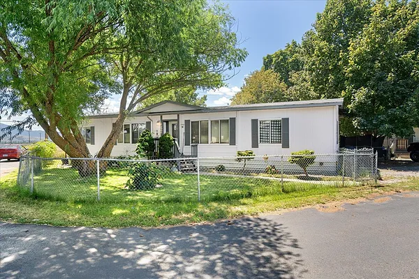 Property Photo MLS #: 202520813