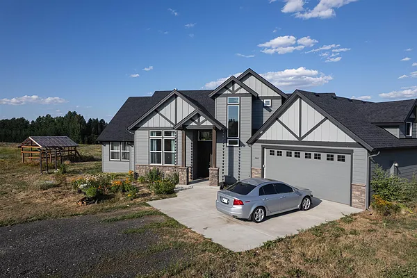 Property Photo MLS #: 202520841
