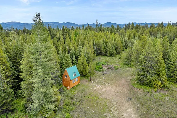 Property Photo MLS #: 202517844