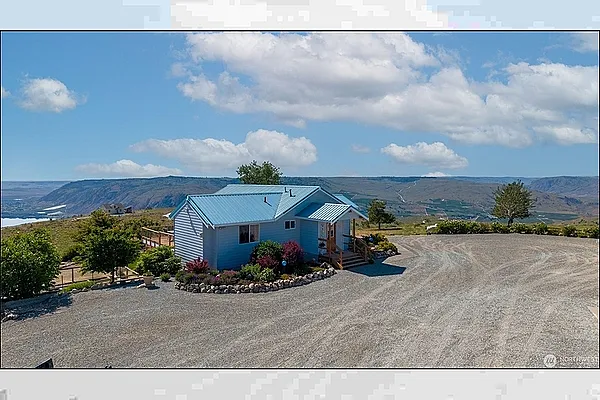 Property Photo MLS #: 202520855