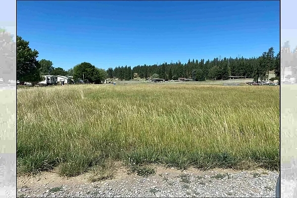 Property Photo MLS #: 202518867