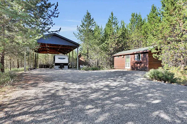 Property Photo MLS #: 202522881