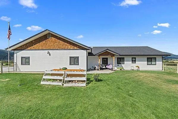 Property Photo MLS #: 202520907