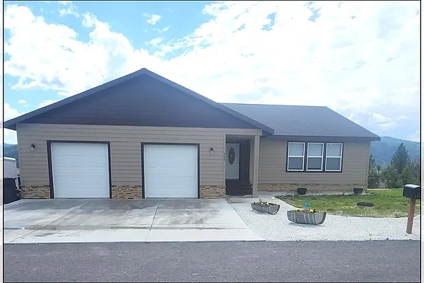 Property Photo MLS #: 202513915