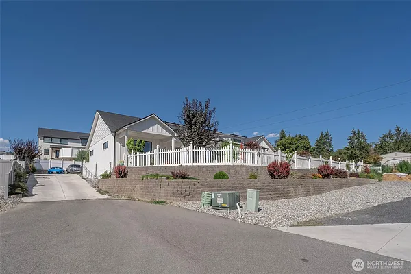 Property Photo MLS #: 2420928
