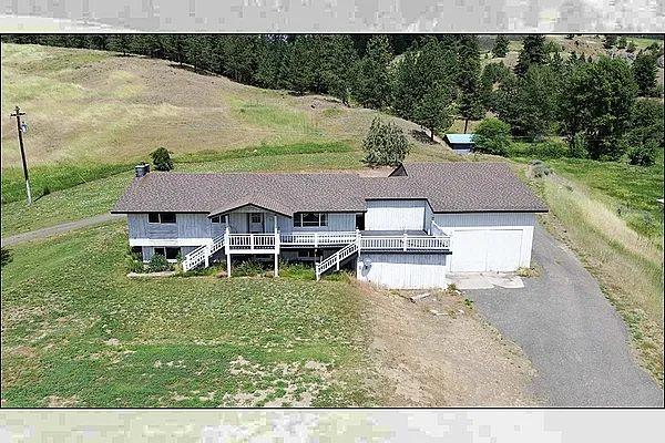Property Photo MLS #: 202518945
