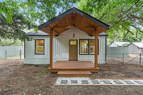 Property Photo MLS #: 202520984